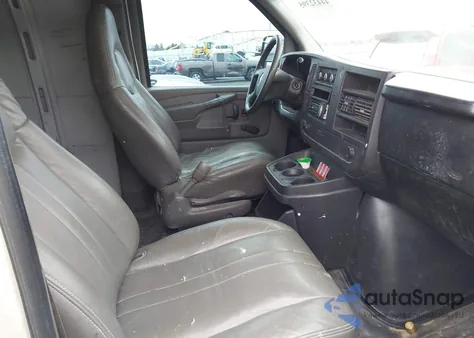 2008 Chevrolet Express Work Van z USA, uszkodzony, nr VIN 1GCFG15X281170688